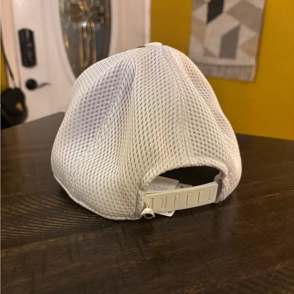 Lululemon Trucker Hat Bone - LU9D75S - New With Tags - L/XL Sizes - Picture 2 of 5